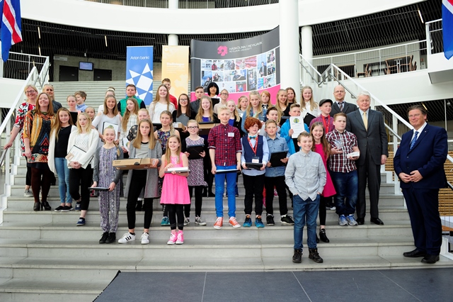 Verðlaunahafar Nýsköpunarkeppni grunnskólanna 2016
