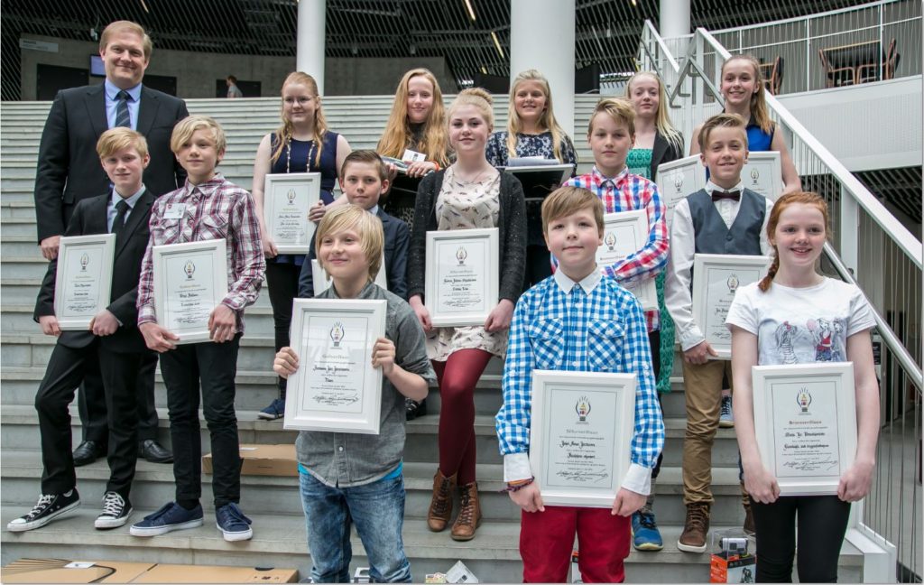 Verðlaunahafar Nýsköpunarkeppni grunnskólanna 2015