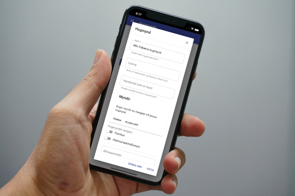 Manneskja að nota NKG Dashboard í iPhone